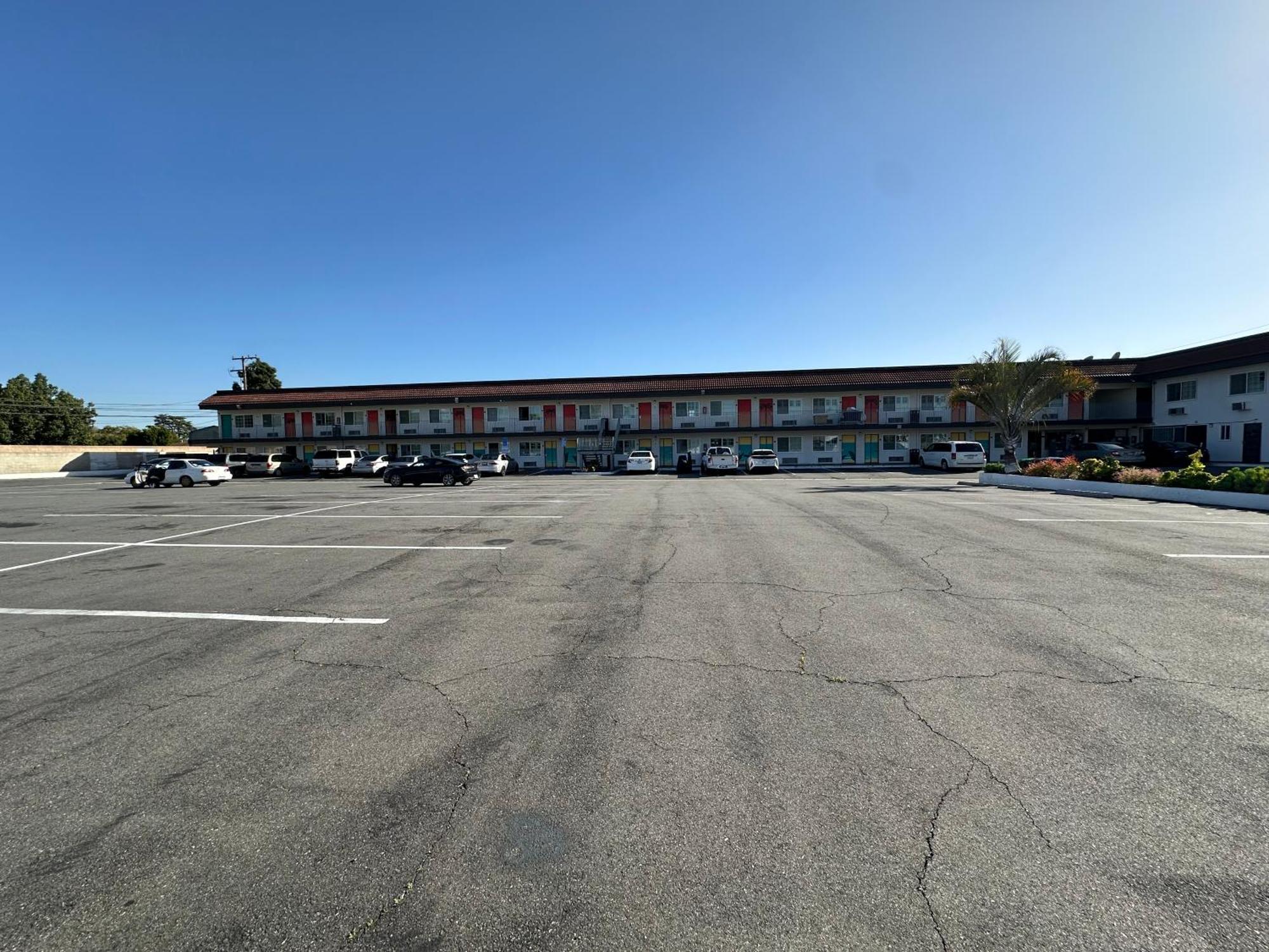 The Dixie Orange County Hotel Stanton Exterior photo