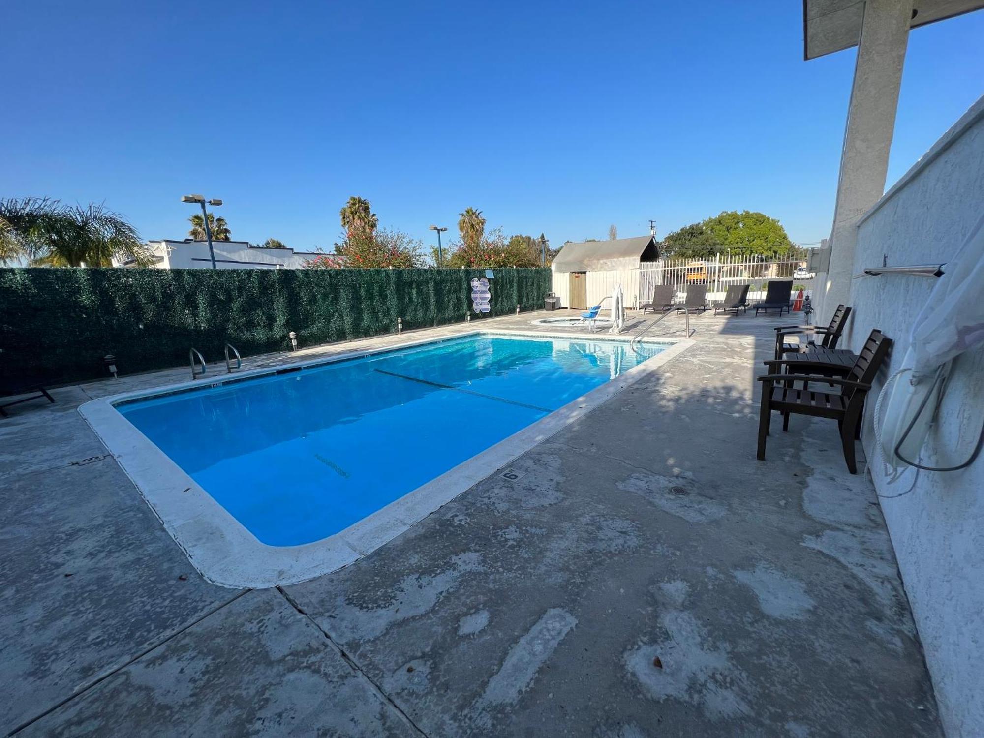 The Dixie Orange County Hotel Stanton Exterior photo