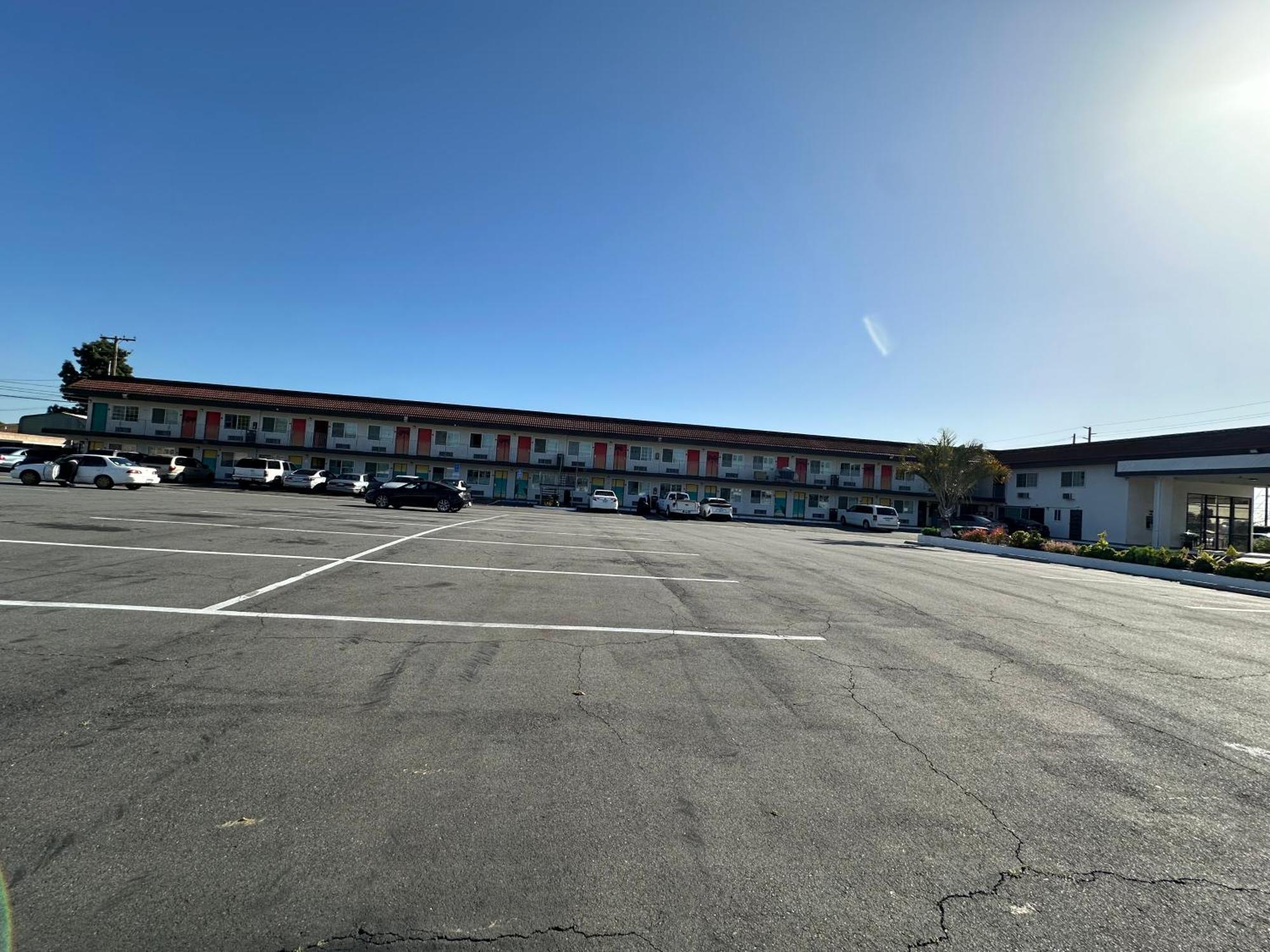 The Dixie Orange County Hotel Stanton Exterior photo