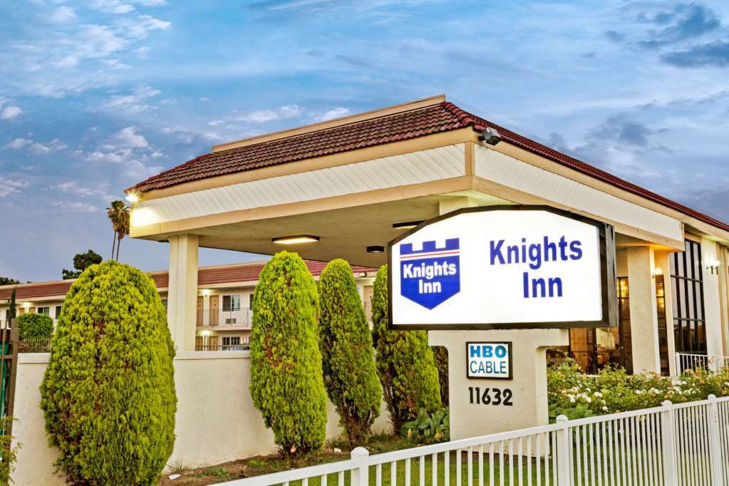 The Dixie Orange County Hotel Stanton Exterior photo