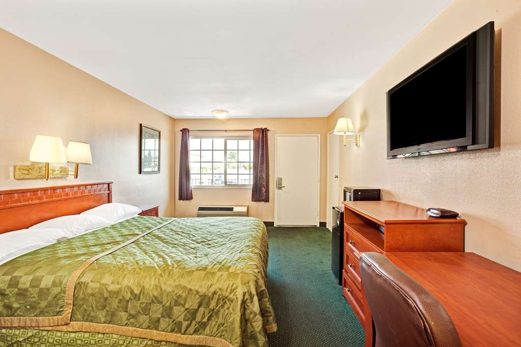 The Dixie Orange County Hotel Stanton Room photo