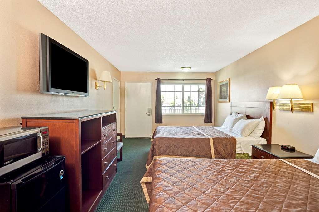 The Dixie Orange County Hotel Stanton Room photo